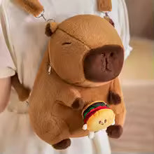 ¿Buscas una mochila única, adorable y funcional? ¡Conoce la Mochila de Peluche Capibara Kawaii💖 El accesorio perfecto que soluciona tu día a día con estilo y ternura.
